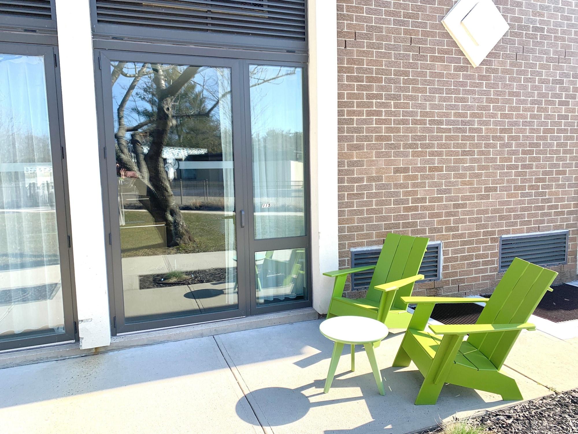 Hotel Indigo East End By Ihg Riverhead Exterior photo