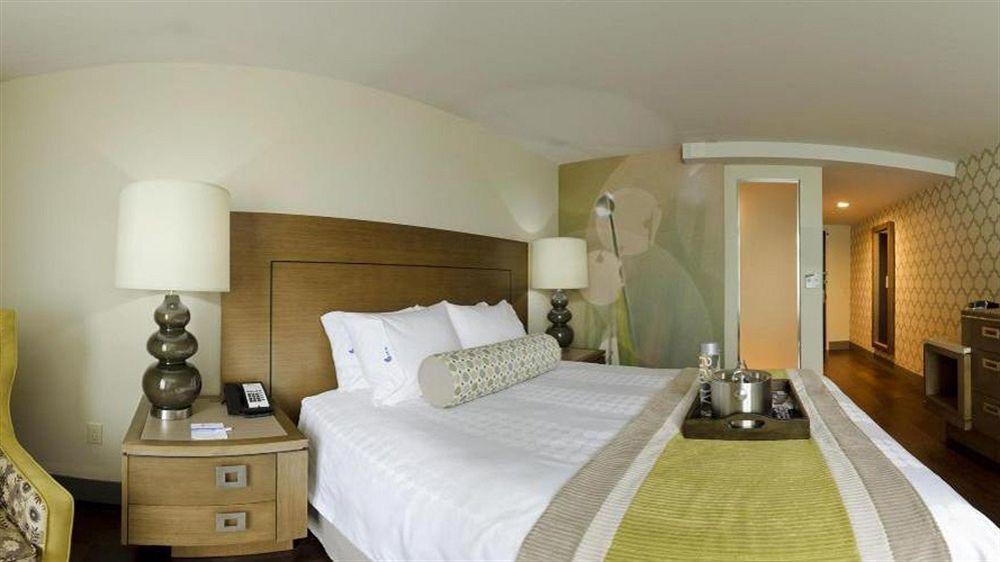 Hotel Indigo East End By Ihg Riverhead Exterior photo