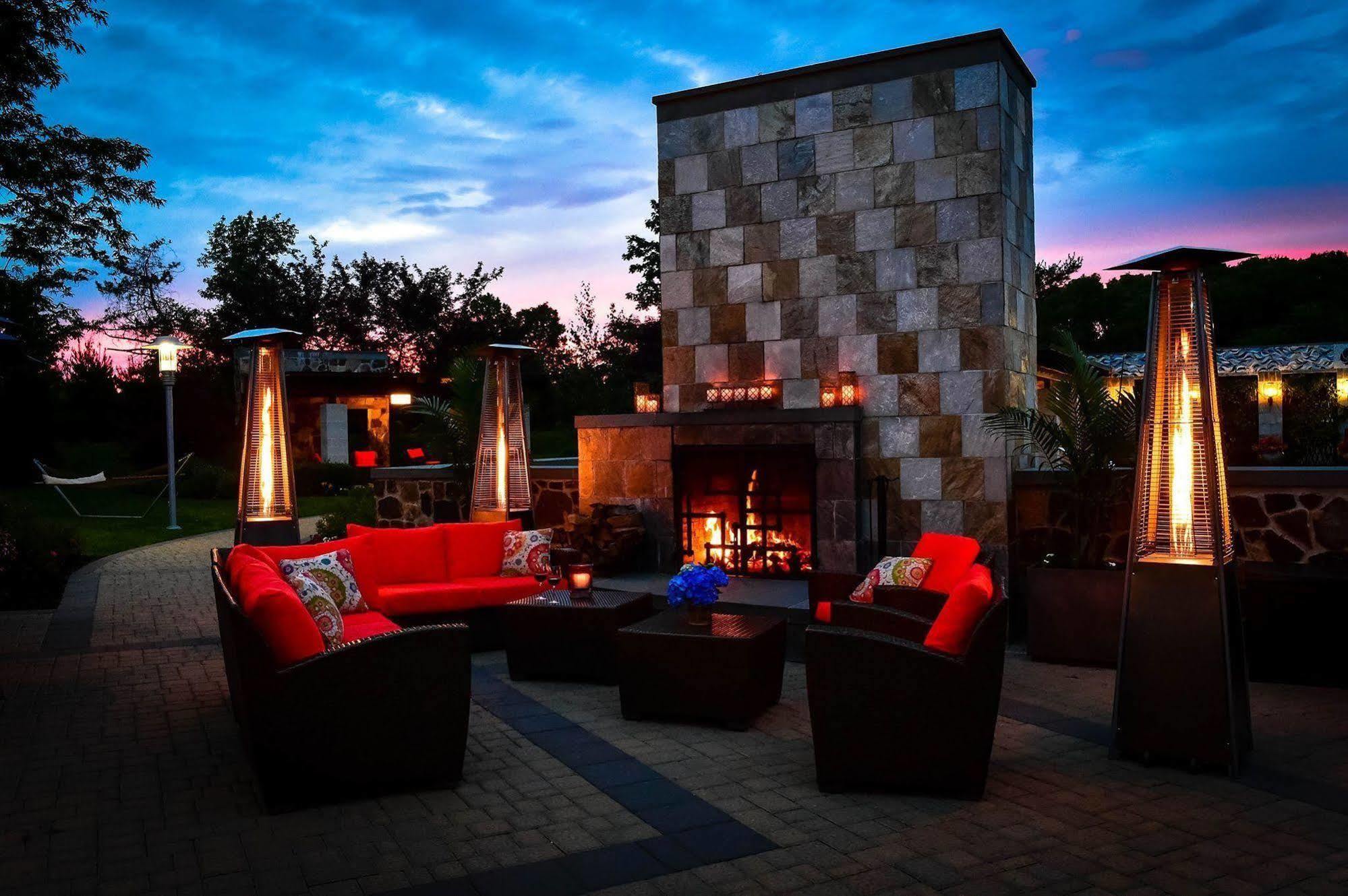 Hotel Indigo East End By Ihg Riverhead Exterior photo
